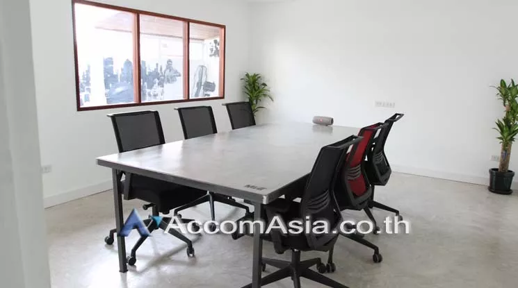  2  Office Space For Rent in sukhumvit ,Bangkok BTS Thong Lo AA17755